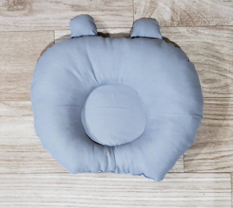 مخدة الحماية من التسطح للمواليد