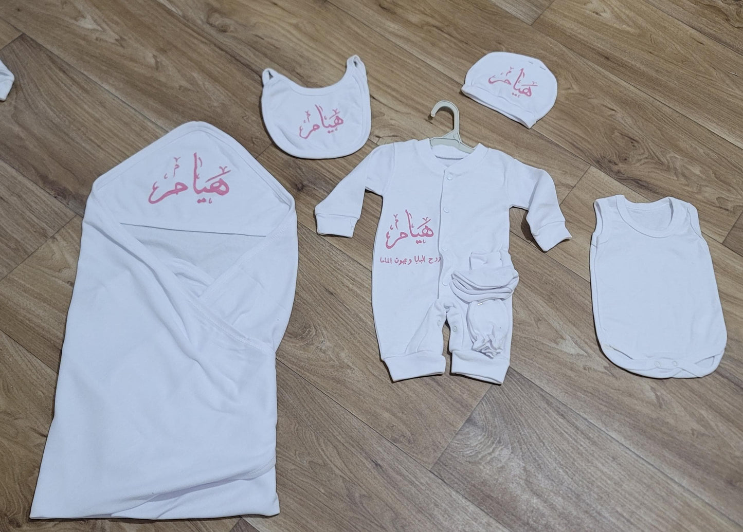 طقم مواليد قطني أبيض صافي