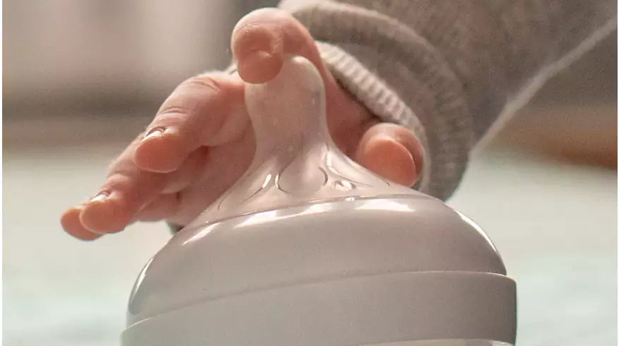 رضاعه ١٢٥مل ناتشورال مع الملعقة الخضراء لمنع المغص Avent