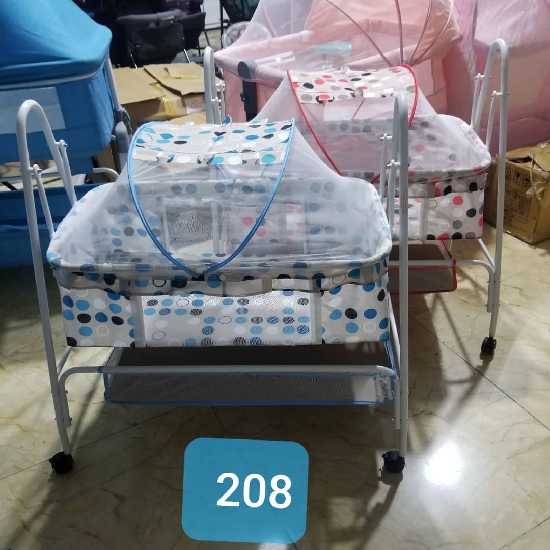 سرير خاص بالأطفال حديثي الولادة ٢٠٨